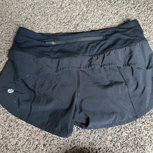Lululemon black shorts -size 2 - Picture 3 of 4